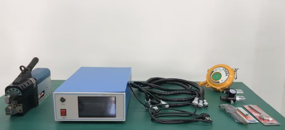 How to replace the welding head on the end-sealing machine